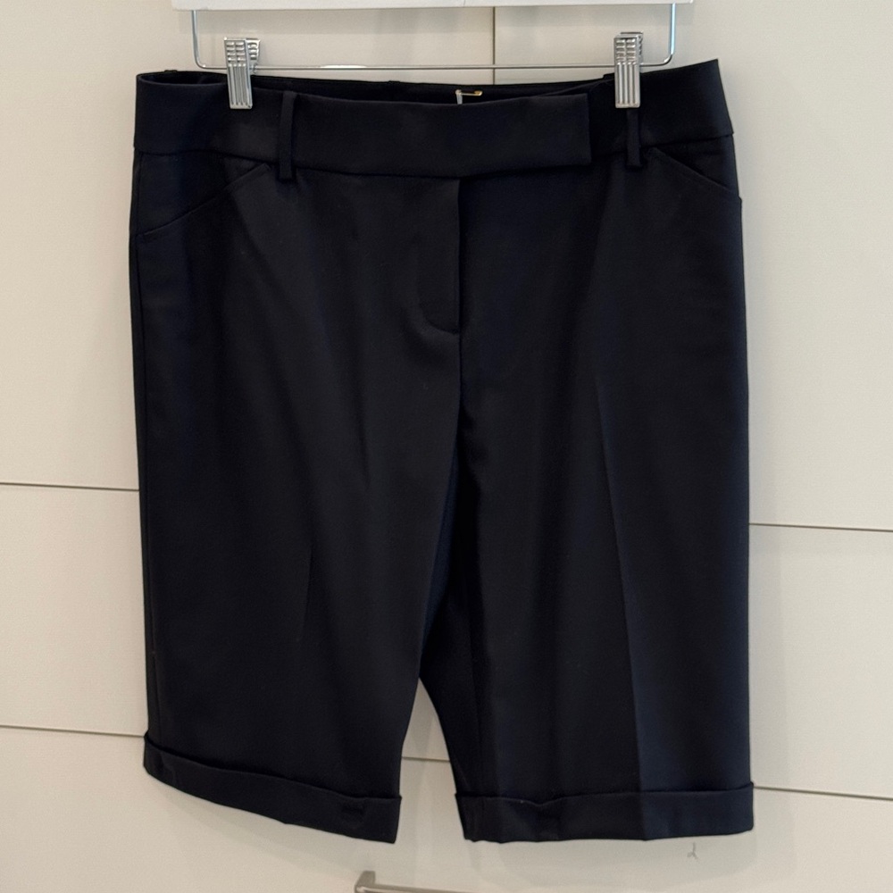 Per Se Women's Black Shorts - Size 8
